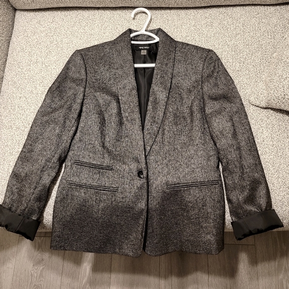 Nine West | 1 Button Shawl Collar Blazer | Smoke Gray & Black | Size 6 - Picture 4 of 8